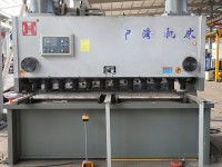 液壓閘式剪板機(jī)